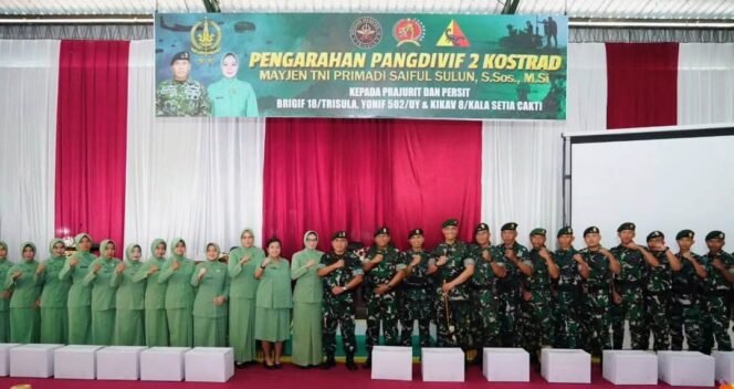 
					Pangdivif 2 Kostrad Kunjungi Brigif 18 Kostrad, Perkuat Soliditas Prajurit dan Kebanggaan Satuan