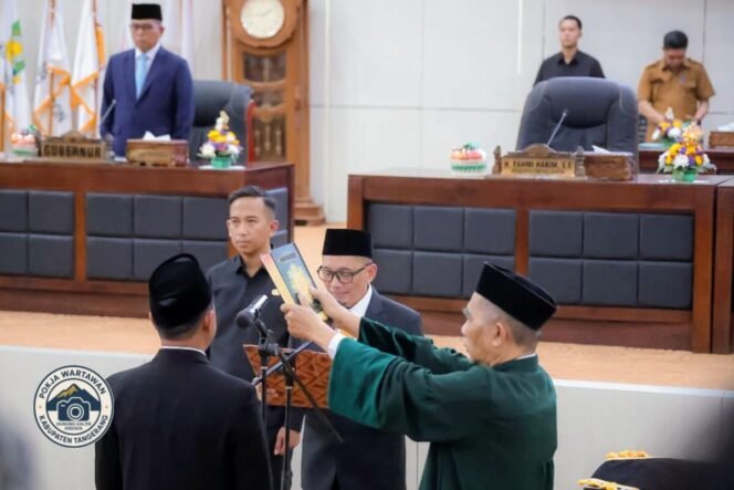 
					Hadiri Paripurna PAW, Gubernur Andra Soni Tekankan Peran Strategis DPRD dan Pemda