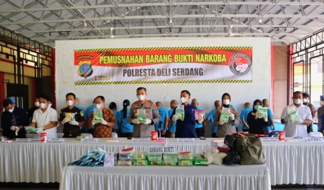 
					Polresta Deli Serdang Musnahkan Barang Bukti Narkoba Senilai Tujuh Miliar Lima Puluh Tujuh Juta Rupiah