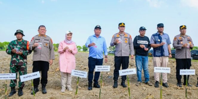 
					Sinergitas Polres Pelabuhan Belawan & Pemkab Deli Serdang Dukung Ketahanan Pangan