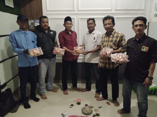 
					Jelang Lebaran, PWGK-Kresek Perkuat Solidaritas Lewat Berbagi Daging