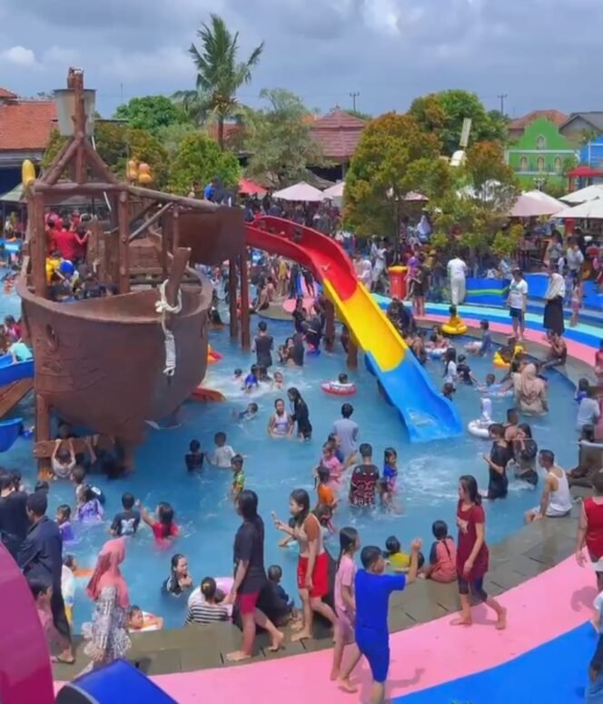 
					Lonjakan Wisatawan Saat Libur Panjang, Destinasi Air  Waterpark Binuang Jadi Daya Tarik Keluarga