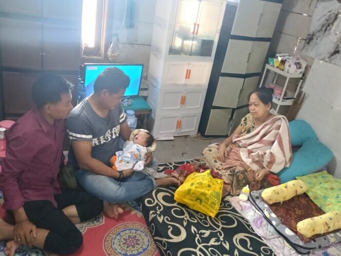 
					Ketua PWGK-KRESEK Alex Sibti Kunjungi Rumah Anggota Media Center Gunung Kaler yang Terdampak Banjir