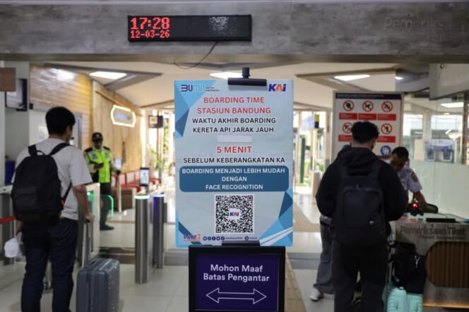 
					KAI Daop 2 Bandung Ingatkan Pelanggan Datang Lebih Awal, Khusus Stasiun Bandung, Kiaracondong, dan Cimahi Boarding Ditutup 5 Menit Sebelum Keberangkatan