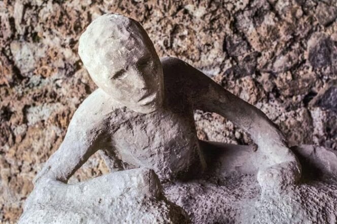 
					Di Balik Abu Vesuvius: Temuan Baru Ungkap Paradoks Kehidupan Budak di Pompeii
