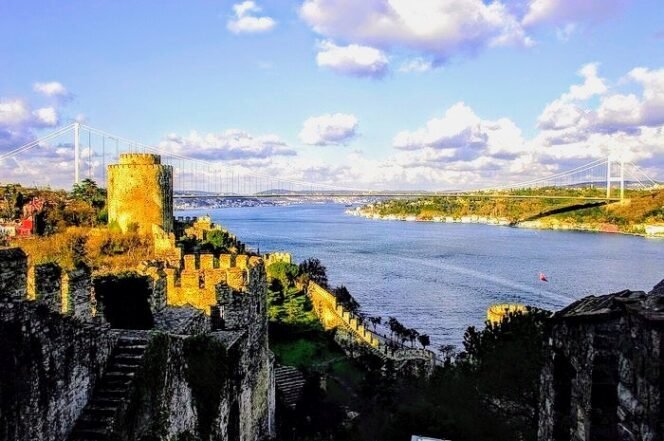 
					Di Balik Jalur Minyak Dunia: Mengungkap Keajaiban Geologis Selat Hormuz