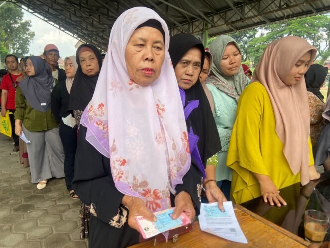 
					1.069 KPM di Wilayah Kecamatan Leuwiliang Menerima Bantuan Sembako-PKH Tahap l Tahun 2026