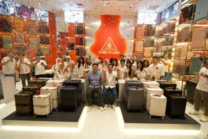 
					Why Physical Stores Still Matter — Especially for Luggage