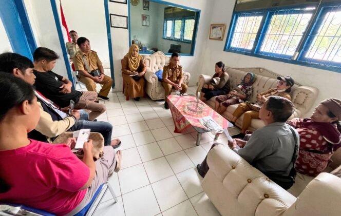
					Kisruh Usaha Ternak Babi Juma Tombak,Kades “PJO” Tak Kunjung Terbitkan Perdes