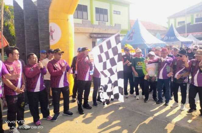 
					Ratusan Warga Ikuti Jalan Santai HUT ke-20 Gunung Kaler, Camat Tekankan Kebersamaan dan Ketertiban
