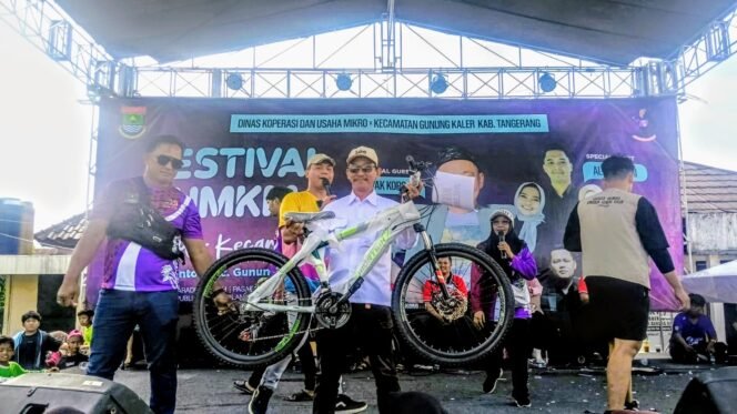 
					Anggota PWGK-Kresek Raih Sepeda dalam Jalan Santai HUT ke-20 Kecamatan Gunung Kaler