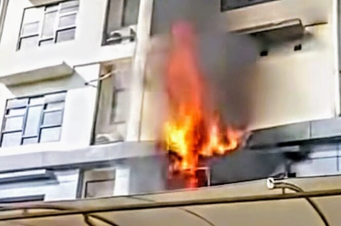 
					Si Jago Merah Melahap Salah Satu Gedung Dilantai 2 Mapolres Jakarta Barat 