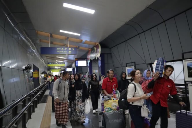 
					KAI Daop 2 Bandung Catat Kenaikan 19,9% Penumpang KA Jarak Jauh pada Triwulan I 2026, Maret Jadi Puncak Tertinggi