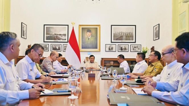 
					Prabowo Perintahkan Percepatan Giant Sea Wall Pantura?