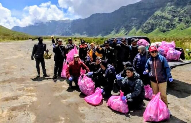 
					Ironi Bromo: Pengunjung Tinggalkan Sampah Hampir 1 Ton?