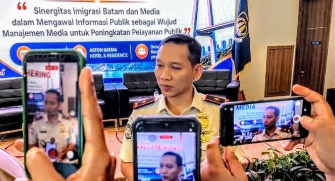 
					Imigrasi Batam Selidiki Penggerebekan Ratusan WNA di Baloi View, Diduga Terkait Scamming