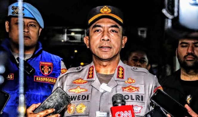 
					Razia Gabungan Polres Jakbar, Empat Orang Diamankan di Tambora