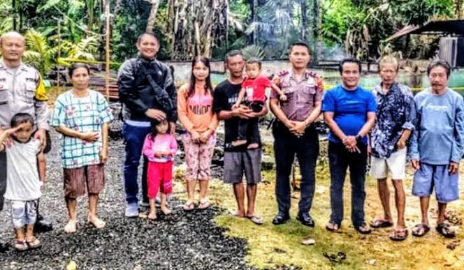 
					Polsek Gunungsitoli Alo’oa Salurkan Bantuan untuk Korban Kebakaran di Desa Tarakhaini