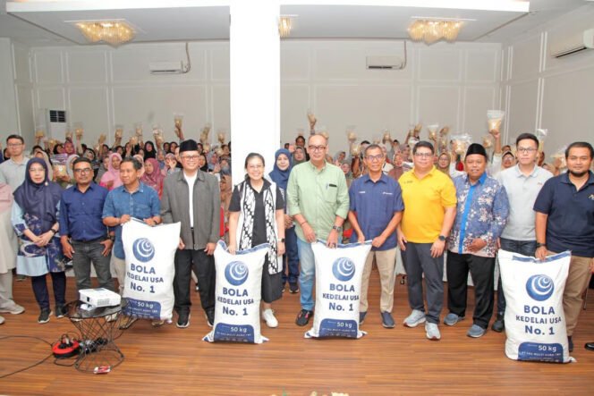
					Kolaborasi FKS Group dan PT Pelindo Multi Terminal dalam Mendorong UMKM Surabaya Naik Kelas Lewat Inovasi Pangan Kedelai yang Berkelanjutan