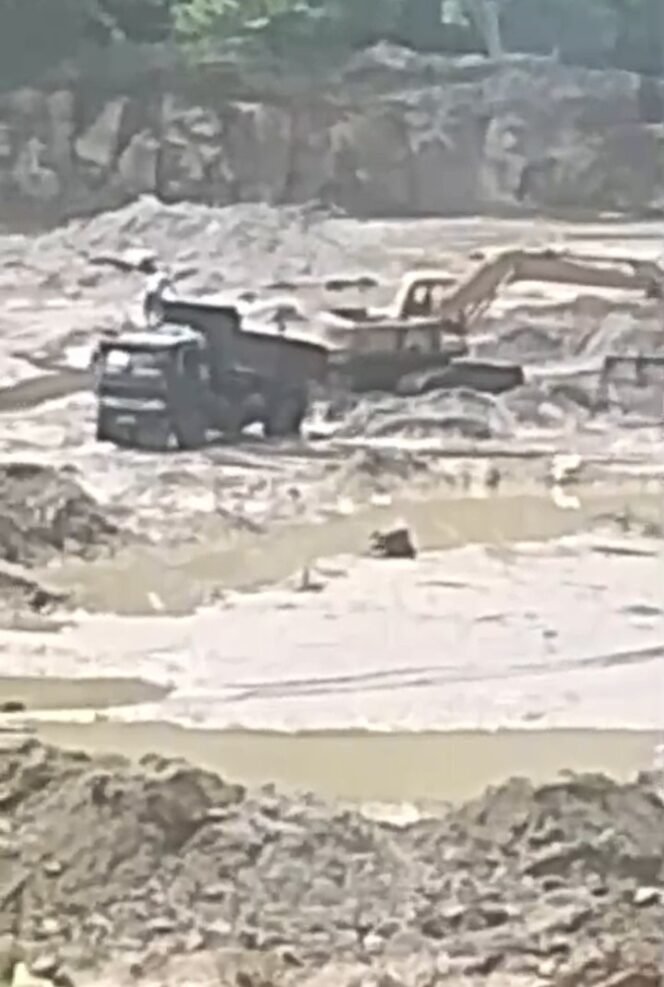 
					Janji Kadis PERINDAG ESDM Sumut Tidak Terwujud, Truk Galian C Ilegal Masih Bebas Ke Proyek PIC