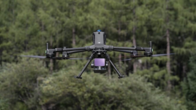 
					Inspeksi Aset Transmisi Listrik Berbasis Drone LiDAR