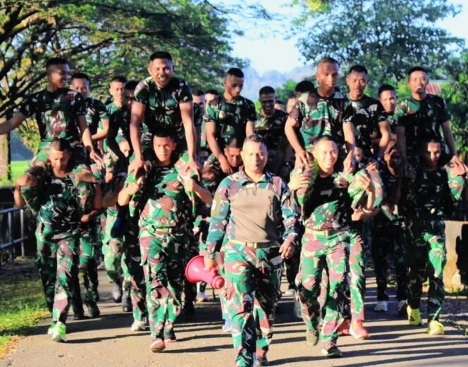 
					Yonif 432 Kostrad Matangkan Kesiapan Prajurit Hadapi Latihan Penerjunan Statik