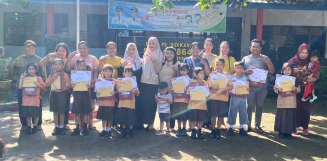 
					Sinergi Guru dan Orang Tua Jadi Kunci, SDN 101864 Gunung Rintih Kecamatan.STM Hilir Bagikan Rapot Semester