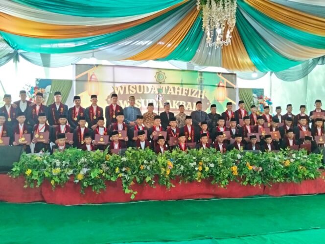 
					Wisuda Tahfiz dan Pelepasan Santri Al-Faiz, Pemkab Deli Serdang Apresiasi Lahirnya Generasi Qurani