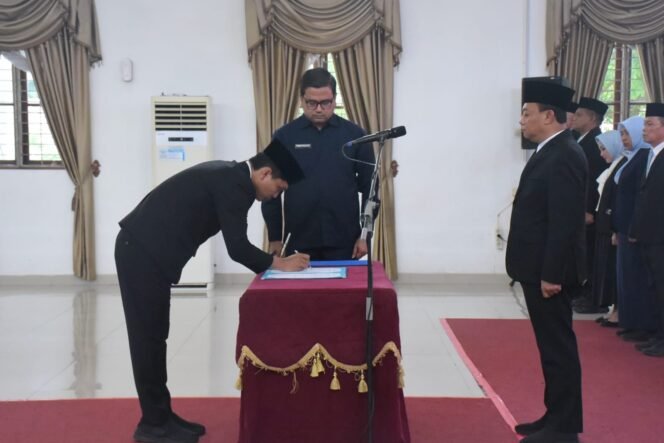 
					PELANTIKAN 18 PEJABAT DI DELI SERDANG, SEKDA TEKANKAN AMANAH DAN PROFESIONALISME ASN
