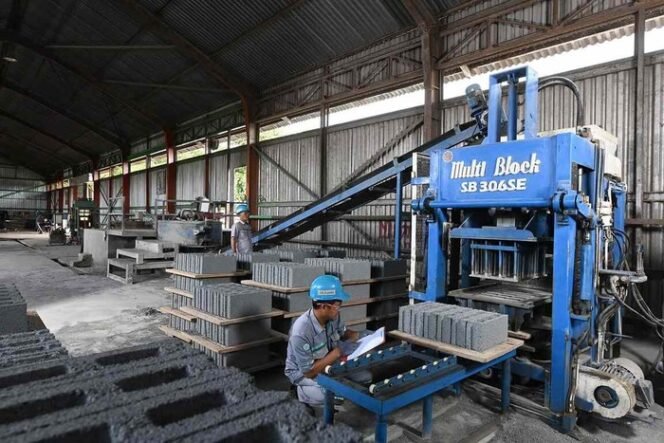 
					Pemanfaatan Kembali Material Tambang, MIND ID Tekan Limbah B3 hingga 38%
