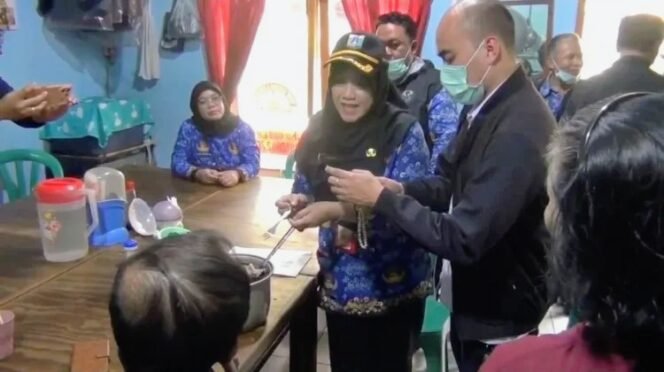 
					Pemkot Jakbar Selidiki Dugaan Penjualan Daging Anjing di Cengkareng