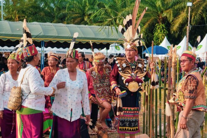 
					Hudoq Wehea dan Ancaman Hilangnya Ruang Hidup Adat