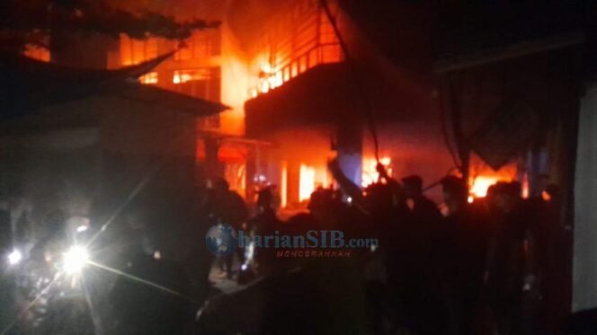 
					Kebakaran Hebat Sibolga, Pedagang Soroti Pipa Hidran Tidak Berfungsi Saat Kebakaran