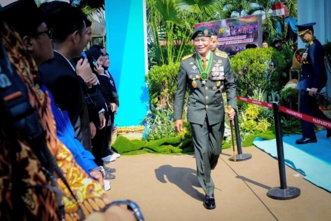 
					Pangkostrad Hadiri Peringatan HUT Ke-80 Bhayangkara di Bogor