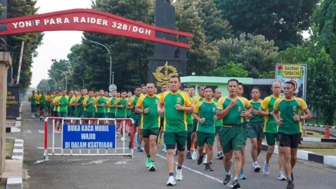 
					Jaga Kesiapan Operasional, Prajurit Divif 1 Kostrad Ikuti Lari 5K Bersama