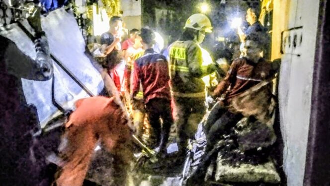 
					Satu Tewas, Empat Rumah Terbakar di Palmerah