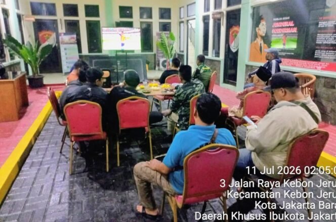 
					Koramil 05/Kebon Jeruk Gelar Nobar Piala Dunia, Perkuat Kebersamaan dan Kondusivitas Wilayah