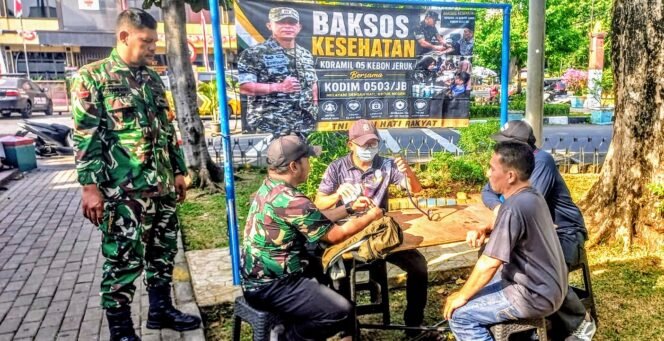 
					Koramil 05/Kebon Jeruk Gelar Bakti Sosial Kesehatan, Tingkatkan Kesadaran Hidup Sehat Warga