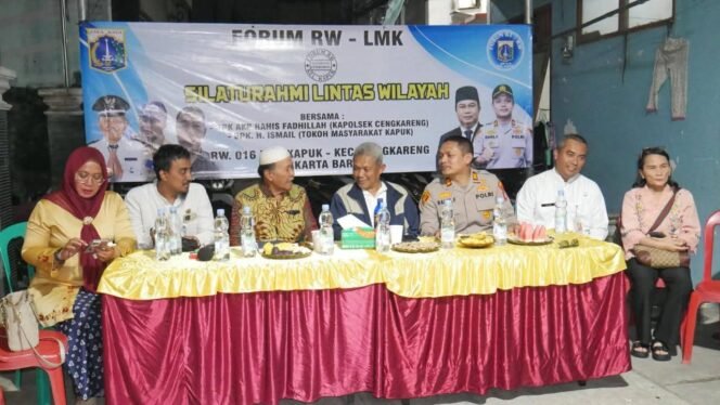 
					Kapolsek Cengkareng Tegaskan Pentingnya Kolaborasi Polisi dan Warga Ciptakan Lingkungan Yang Aman