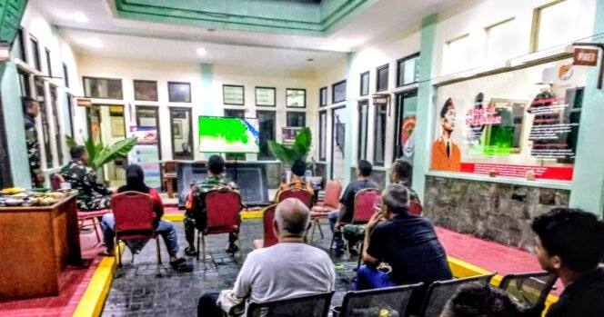 
					Nobar Kebangsaan Piala Dunia 2026, Koramil 05/KJ Perkuat Sinergi TNI dan Masyarakat dalam Menjaga Kondusivitas Wilayah