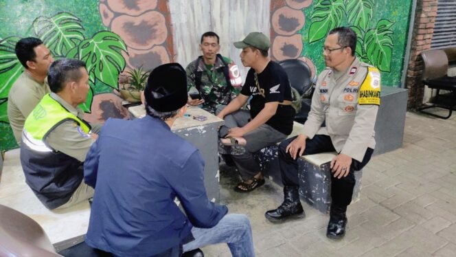 
					Komunikasi Sosial Tiga Pilar Perkuat Sinergi dan Edukasi Warga Jaga Keamanan Lingkungan di Sukabumi Selatan