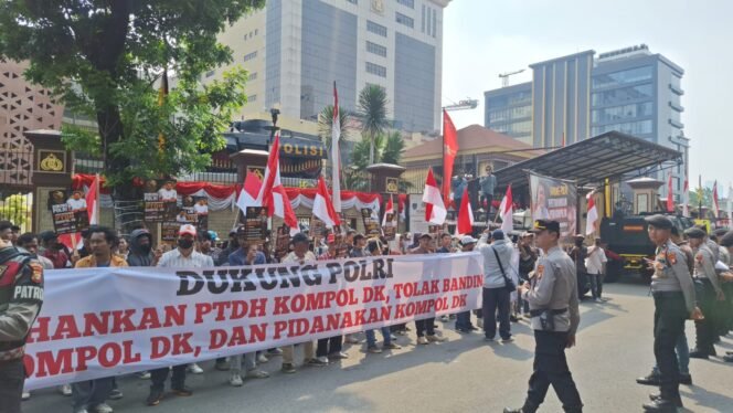 
					Dukung Bersih-Bersih Institusi, AMPP Desak Polri Pertahankan PTDH dan Pidanakan Kompol DK