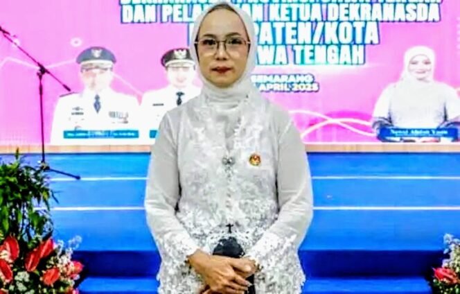 
					Istri Bupati Pemalang Turut Dibawa KPK?