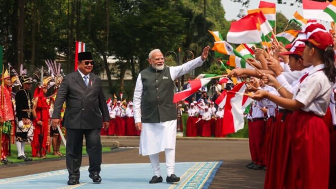 
					Prabowo Sambut PM Narendra Modi di Istana Merdeka, Tegaskan Eratnya Hubungan Indonesia-India