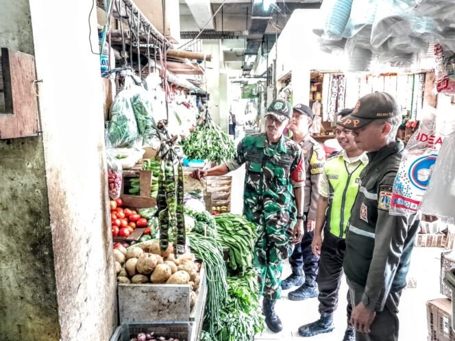 
					Pantau Harga Sembako, Stok di Kebon Jeruk Dipastikan Aman