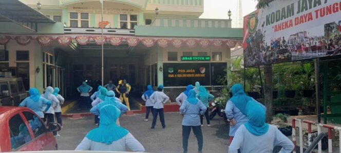 
					Koramil 05/Kebon Jeruk Dorong Lansia Aktif dan Sehat melalui Senam Rutin