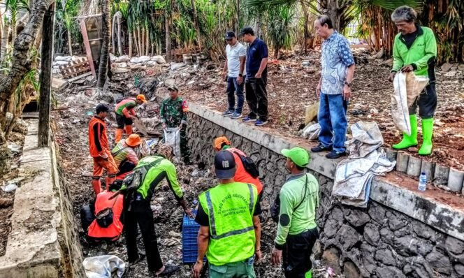 
					Grebek Lumpur Koramil 05/KJ Perkuat Kebersihan dan Antisipasi Genangan