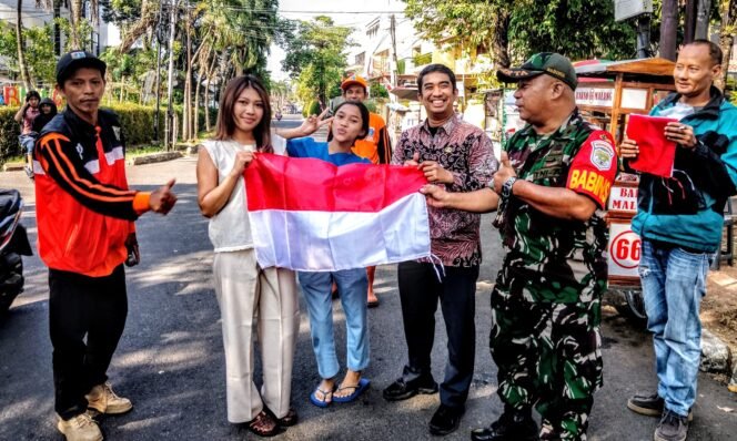 
					Koramil 05/KJ Bagikan 50 Bendera Merah Putih Jelang HUT Ke-81 RI
