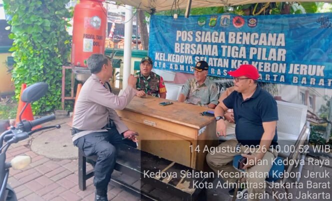 
					Komunikasi Sosial Tiga Pilar Kedoya Selatan Bukti Nyata Sinergitas Jaga Kebersihan dan Ketertiban