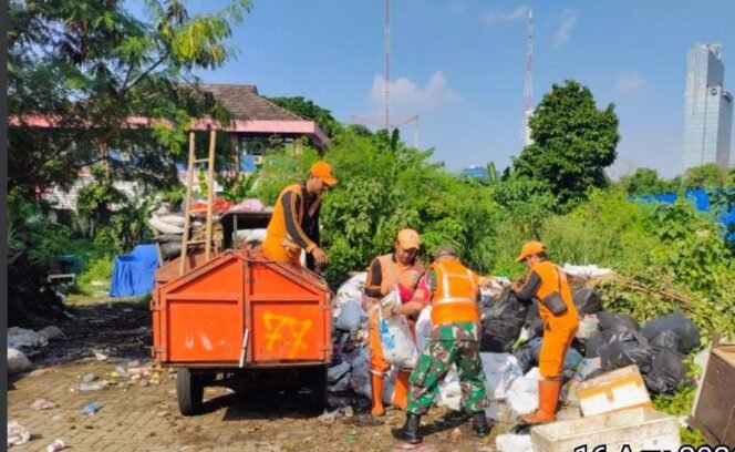 
					Satgas Sampah Koramil 05/Kebon Jeruk Tangani Darurat Sampah